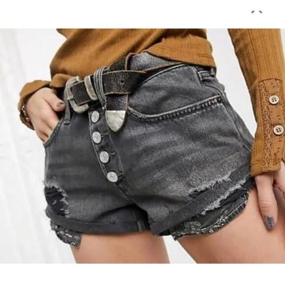 We The Free Romeo Rolled Cut Off Short Size 29 Black Free People Boho Distressed - Picture 1 of 11